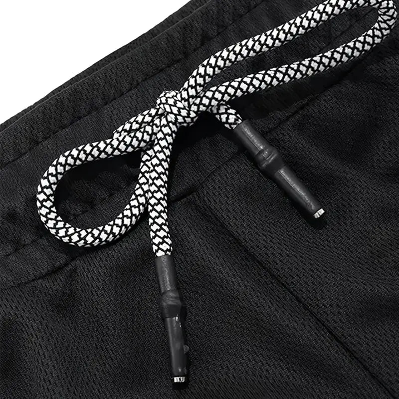 DOUBLE-LAYER SPORTS SHORTS