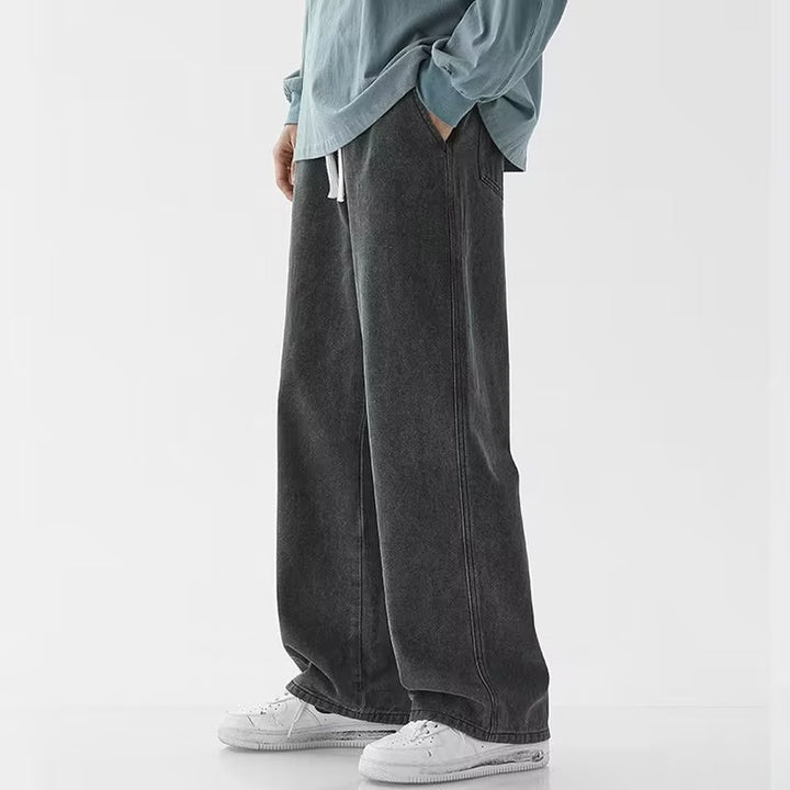 Relaxed Fit Wide-Leg Jeans
